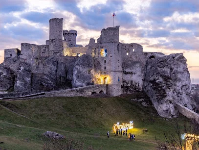 Zamek Ogrodzieniec (Podzamcze)